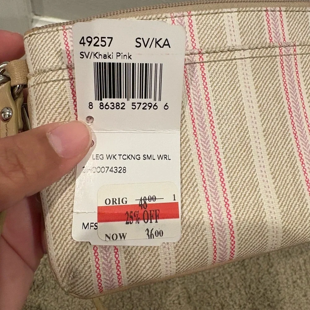 Coach Legacy Weekend Ticking Stripe Zippy Wallet Wristlet